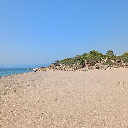 Villa Tzanetos Seaside Kyparissia Exterior foto